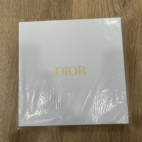 Dior puzzle 2024 - Picture 3 of 5